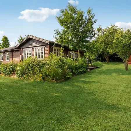 2 Bedroom Stunning In *