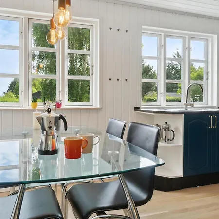 2 Bedroom Amazing In Holbæk