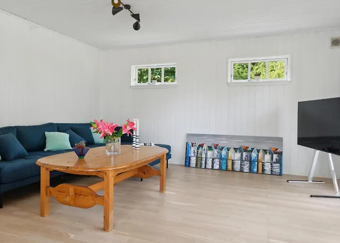 Semesterbostad 2 Bedroom Stunning In *