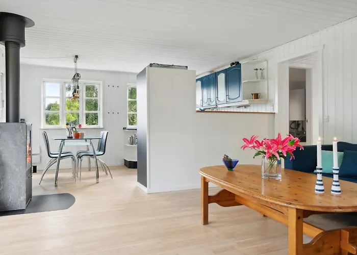 Semesterbostad 2 Bedroom Stunning In *