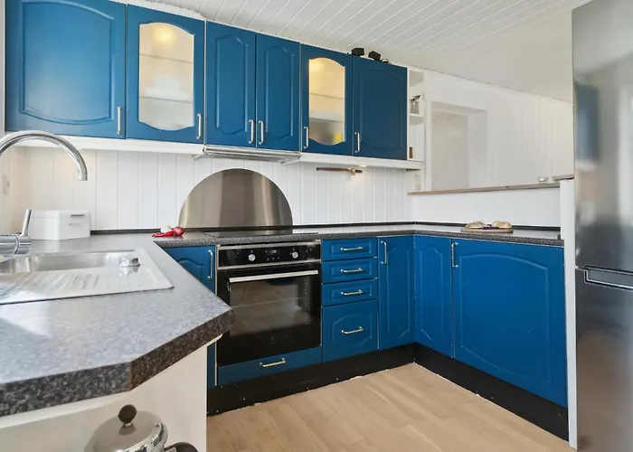 2 Bedroom Stunning In *