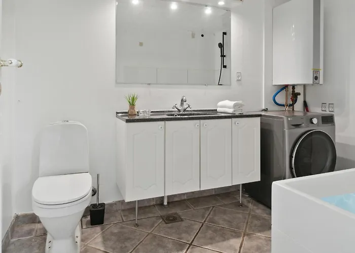 2 Bedroom Stunning In Semesterbostad *