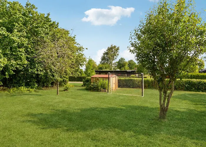 2 Bedroom Stunning In *